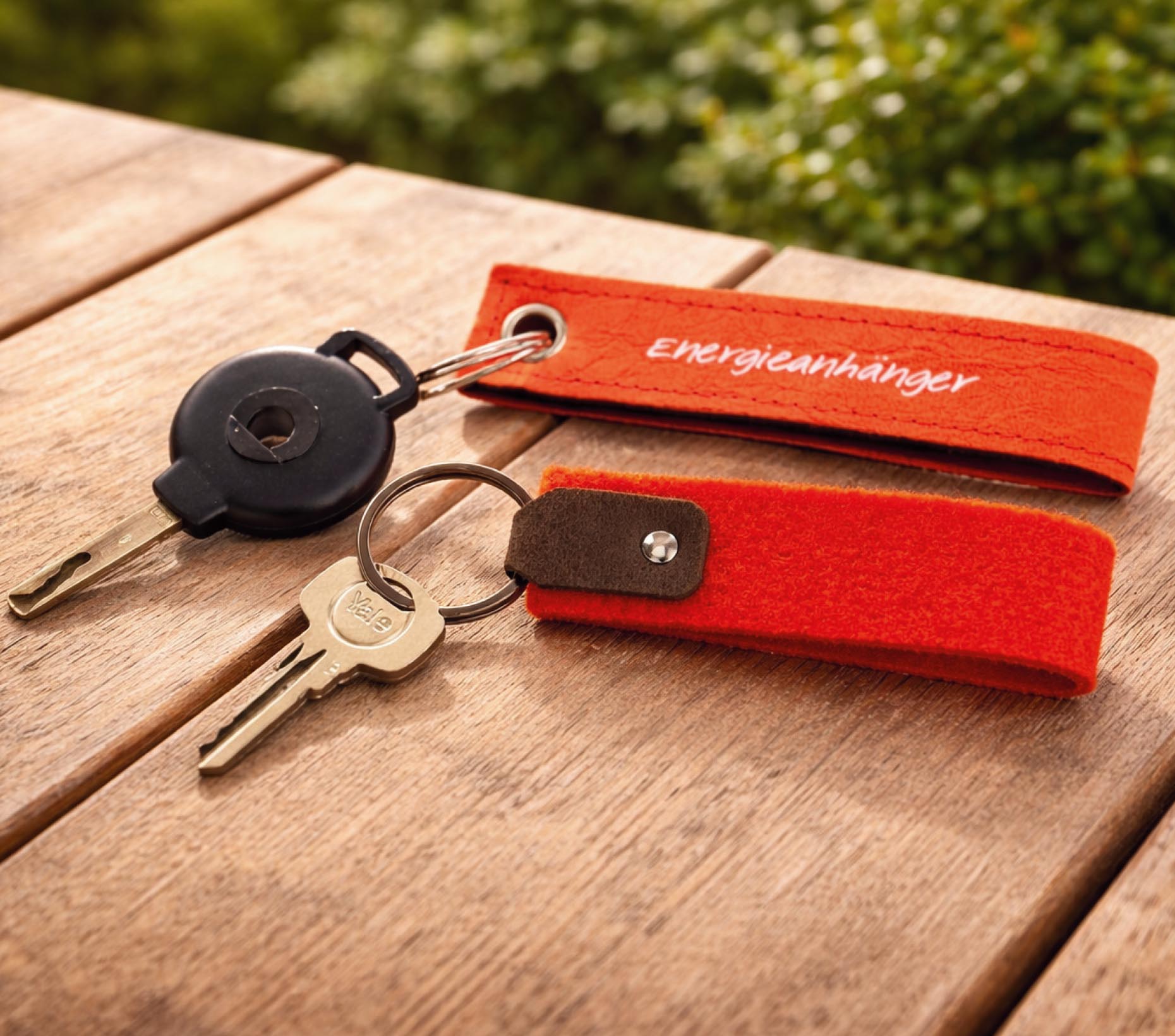 ZU DEN SCHLÜSSELANHÄNGERN